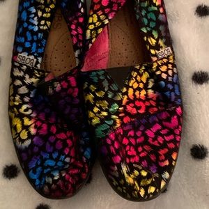 Bob’s rainbow leopard print shoes size 8